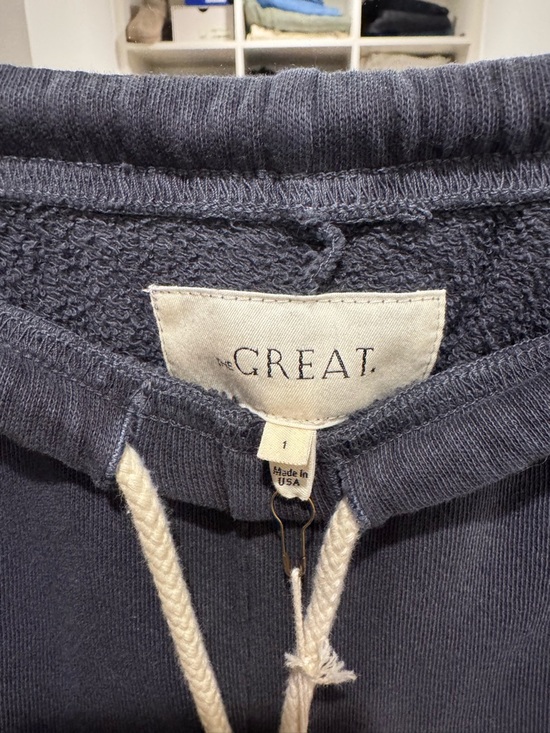 THE GREAT.
Stadium sweatpant jogger
Cool 😎 Washed Navy Colorway
Size 1 - Picture 2 of 3